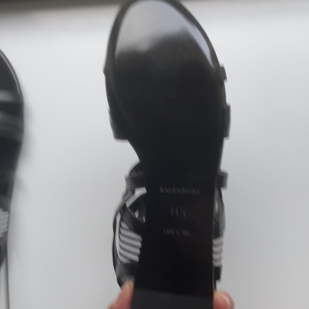 Balenciaga NEW never worn iconic balenciaga sandals - Picture 7 of 8